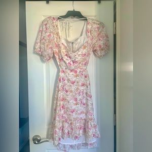 ASTR balloon sleeve open back floral dress